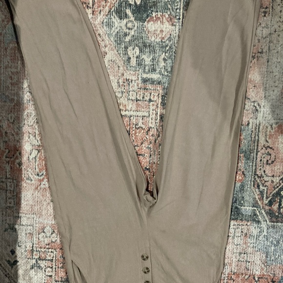 Hem & Thread Linen Khaki Pants - Picture 5 of 7